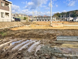 松江市法吉町、土地の前面道路を含む現地写真画像です