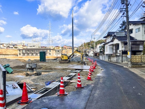 松江市法吉町、土地の前面道路を含む現地写真画像です