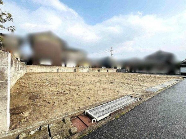米子市三本松、土地の前面道路を含む現地写真画像です