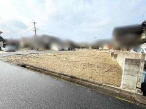米子市三本松、土地の前面道路を含む現地写真画像です