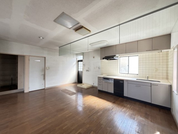 米子市西福原、中古一戸建ての居間画像です