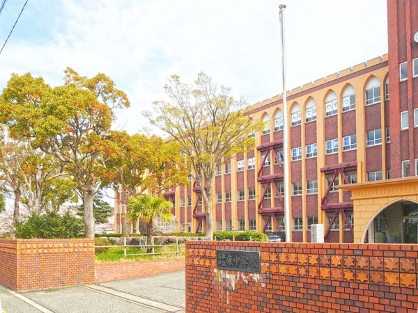 鳥取市立川町、新築一戸建ての中学校画像です
