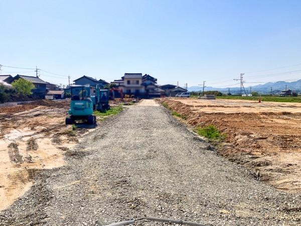 松江市浜佐田町、土地の前面道路を含む現地写真画像です
