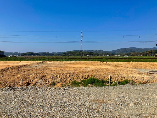 松江市浜佐田町、土地の前面道路を含む現地写真画像です
