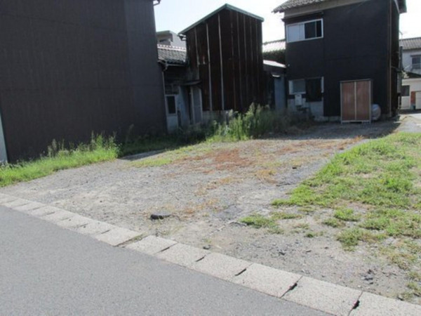 米子市博労町、土地の前面道路を含む現地写真画像です