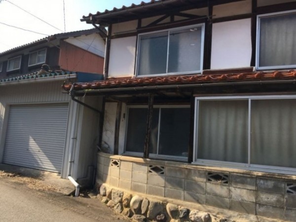 鳥取市河原町曳田、中古一戸建ての画像です