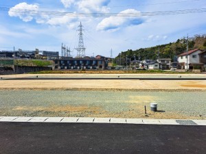 松江市法吉町、土地の前面道路を含む現地写真画像です