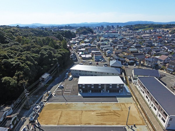 松江市法吉町、土地の前面道路を含む現地写真画像です