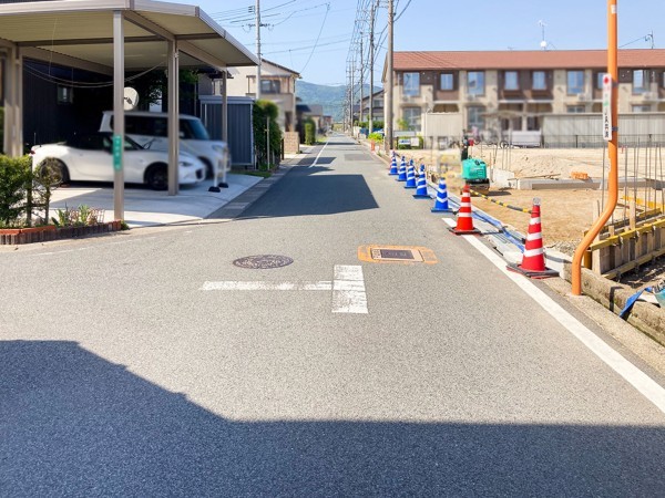 出雲市大津町、土地の前面道路を含む現地写真画像です