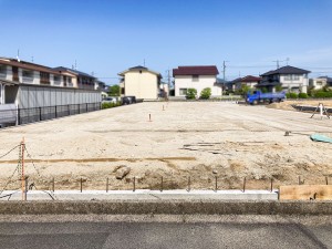 出雲市大津町、土地の前面道路を含む現地写真画像です