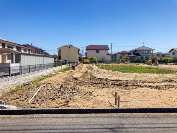 出雲市大津町、土地の前面道路を含む現地写真画像です