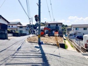 松江市西津田、土地の前面道路を含む現地写真画像です