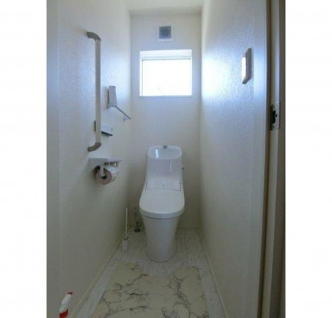 米子市上後藤、中古一戸建てのトイレ画像です