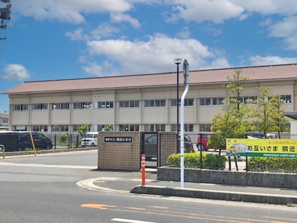 出雲市渡橋町、新築一戸建ての小学校画像です