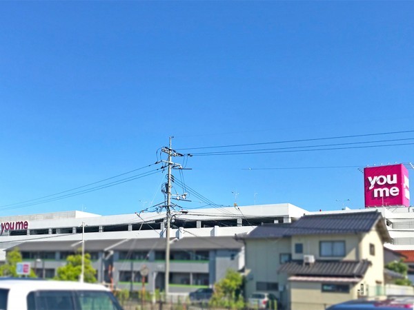 出雲市渡橋町、新築一戸建てのショッピングセンター画像です
