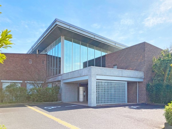 出雲市斐川町上直江、新築一戸建ての図書館画像です