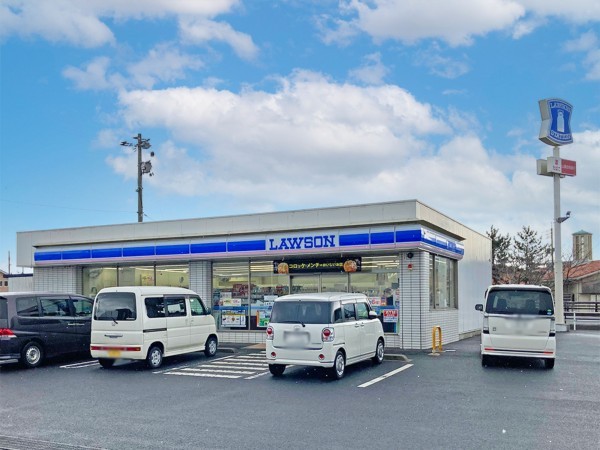 出雲市斐川町上直江、新築一戸建てのコンビニ画像です