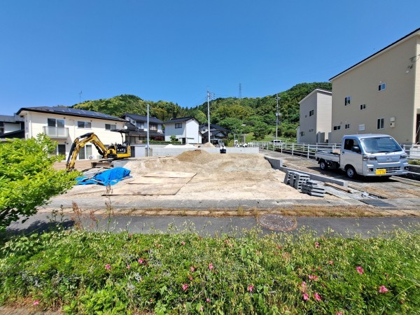 松江市玉湯町玉造、土地の前面道路を含む現地写真画像です