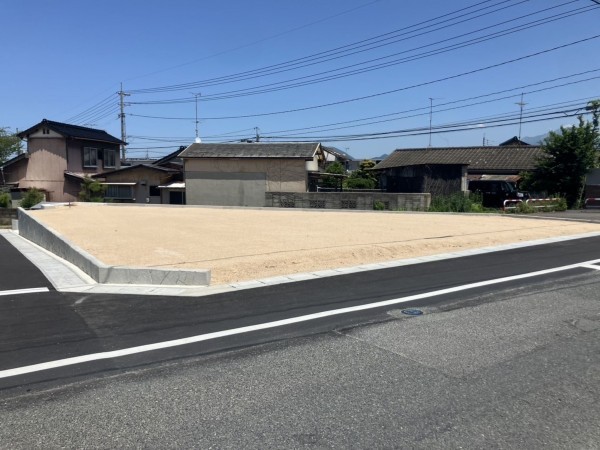 米子市車尾、土地の前面道路を含む現地写真画像です