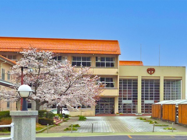 松江市玉湯町玉造、土地の小学校画像です