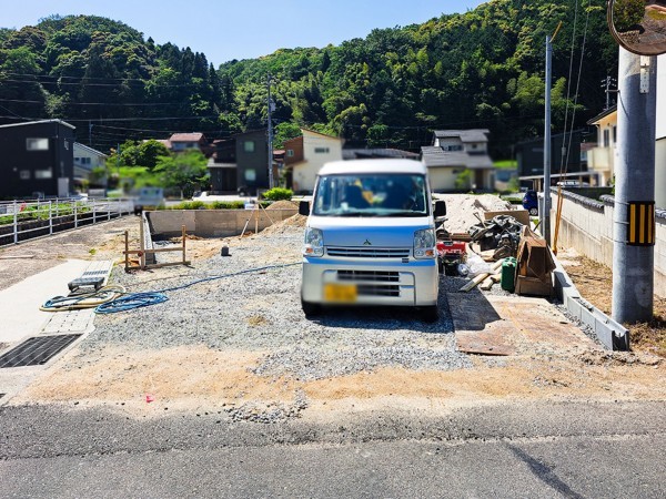 松江市玉湯町玉造、土地の前面道路を含む現地写真画像です
