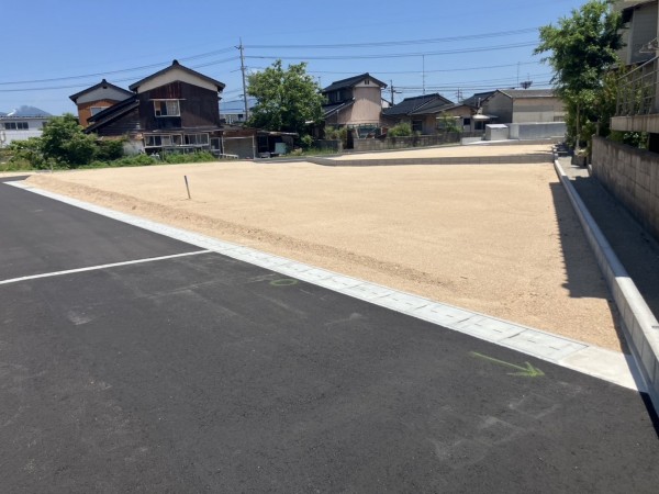 米子市車尾、土地の前面道路を含む現地写真画像です