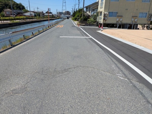 米子市車尾、土地の前面道路を含む現地写真画像です