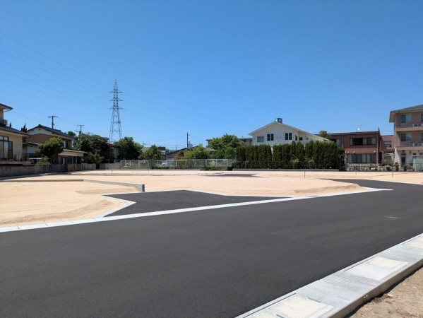 米子市車尾、土地の前面道路を含む現地写真画像です