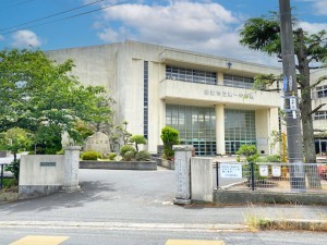 出雲市大津町、新築一戸建ての中学校画像です