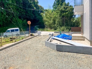 松江市東忌部町、土地の前面道路を含む現地写真画像です