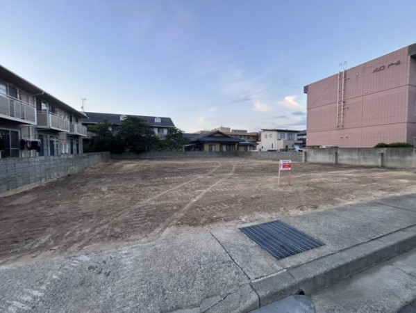 米子市皆生新田、土地の前面道路を含む現地写真画像です