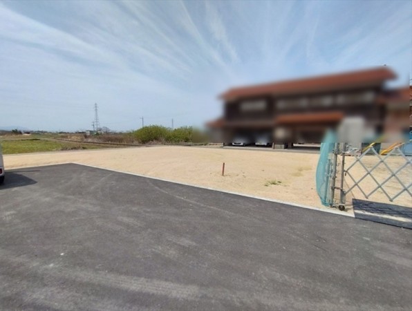 米子市富益町、土地の前面道路を含む現地写真画像です