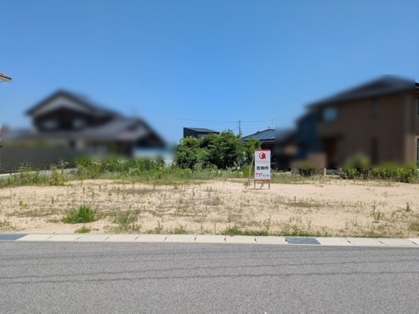 米子市蚊屋、土地の前面道路を含む現地写真画像です