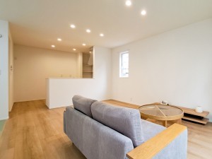 鳥取市卯垣、新築一戸建ての居間画像です