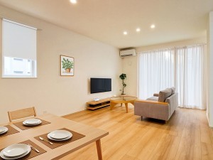 鳥取市卯垣、新築一戸建ての居間画像です