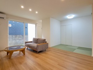 鳥取市卯垣、新築一戸建ての居間画像です