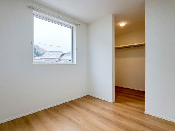 鳥取市卯垣、新築一戸建ての寝室画像です