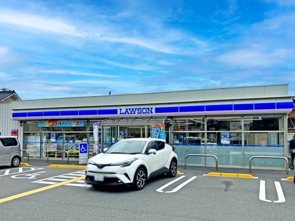 鳥取市西品治、新築一戸建てのコンビニ画像です