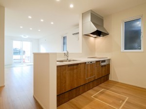 鳥取市古海、新築一戸建てのキッチン画像です