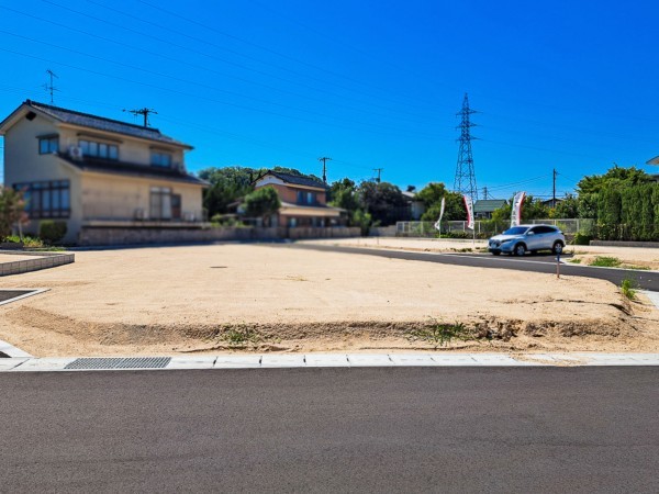 米子市車尾、土地の前面道路を含む現地写真画像です