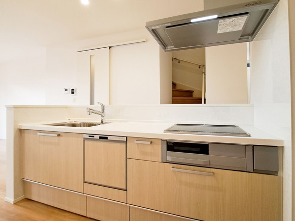 鳥取市古海、新築一戸建てのキッチン画像です