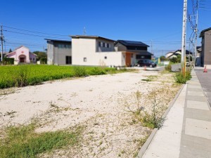 米子市中島、土地の前面道路を含む現地写真画像です