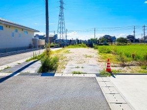 米子市中島、土地の前面道路を含む現地写真画像です