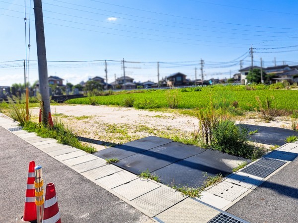 米子市中島、土地の前面道路を含む現地写真画像です