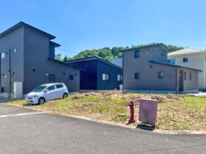 岩美郡岩美町大字大谷、土地の前面道路を含む現地写真画像です