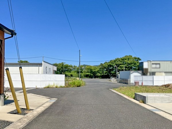 岩美郡岩美町大字大谷、土地の前面道路を含む現地写真画像です