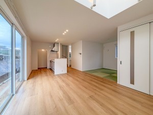 松江市法吉町、新築一戸建ての居間画像です