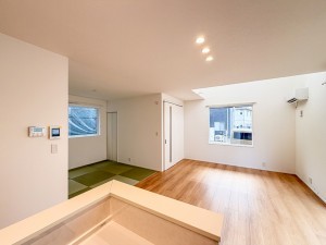 松江市法吉町、新築一戸建ての居間画像です