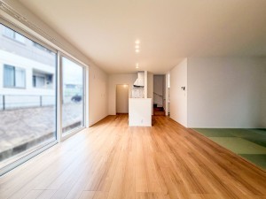 松江市法吉町、新築一戸建ての居間画像です