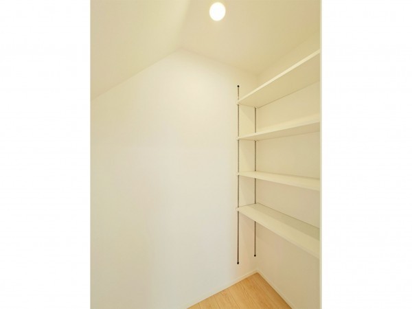 松江市法吉町、新築一戸建ての収納画像です